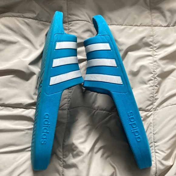 Adidas adilette Slides - Picture 4 of 6
